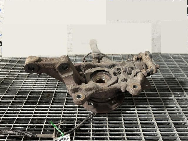 bontott OPEL VIVARO Jobb első Csonkállvány