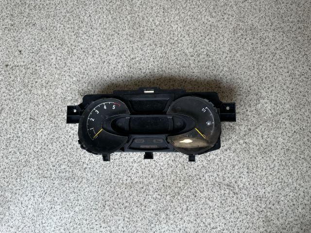 bontott OPEL VIVARO Kilométeróra