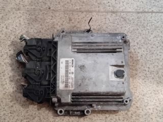 bontott OPEL VIVARO Motorvezérlő