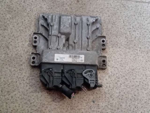 bontott OPEL VIVARO Motorvezérlő