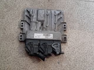 bontott OPEL VIVARO Motorvezérlő