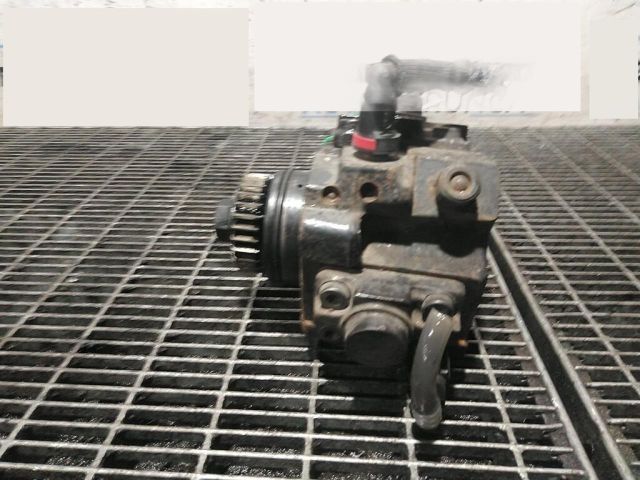 bontott OPEL VIVARO Nagynyomású Szivattyú