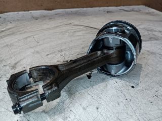 bontott OPEL VIVARO Dugattyú és Hajtókar