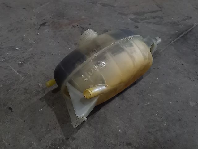 bontott OPEL VIVARO Kiegyenlítő Tartály