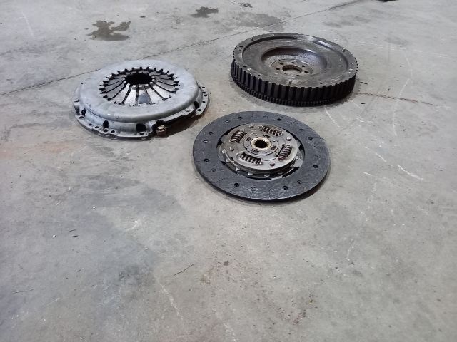 bontott OPEL VIVARO Kuplung Szett Lendkerékkel