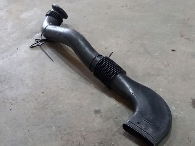 bontott OPEL VIVARO Légbeömlő Cső