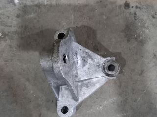 bontott OPEL VIVARO Motor Tartó Bak (Fém)