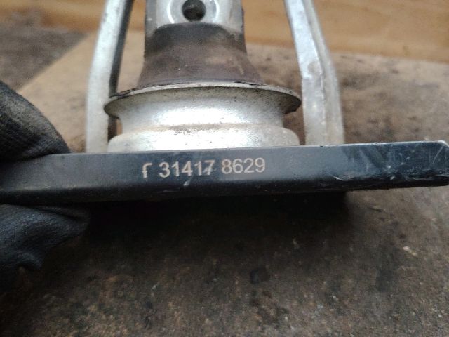 bontott OPEL VIVARO Motor Tartó Bak (Fém)