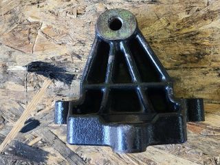 bontott OPEL VIVARO Motor Tartó Bak (Fém)