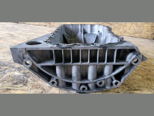 bontott OPEL VIVARO Olajteknő