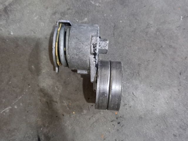 bontott OPEL VIVARO Szíjfeszítő Görgő