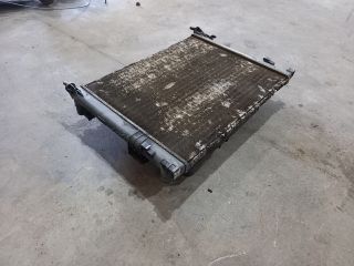 bontott OPEL VIVARO Vízhűtő Radiátor (Nem klímás)