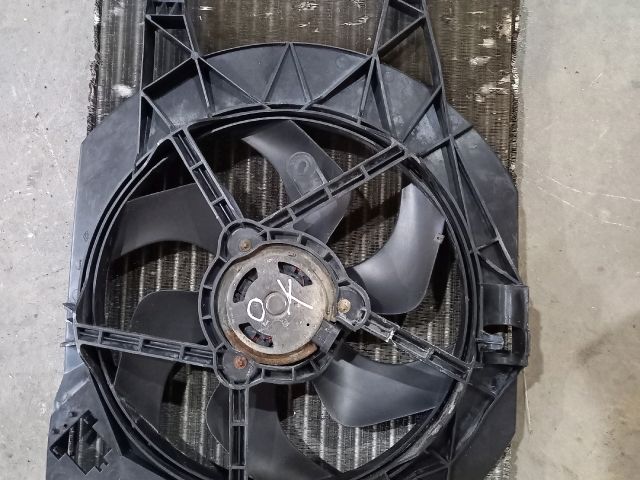 bontott OPEL VIVARO Vízhűtő Radiátor (Nem klímás)