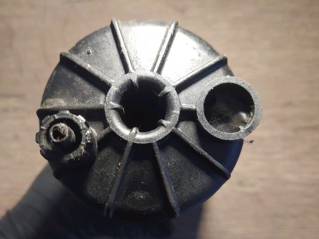 bontott OPEL VIVARO Gázolajszűrő Ház