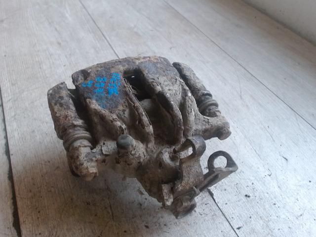 bontott OPEL VIVARO Jobb hátsó Féknyereg Munkahengerrel