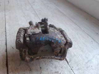 bontott OPEL VIVARO Jobb hátsó Féknyereg Munkahengerrel