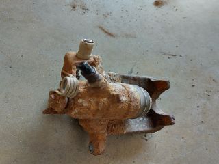 bontott OPEL VIVARO Jobb hátsó Féknyereg Munkahengerrel