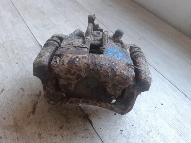 bontott OPEL VIVARO Jobb hátsó Féknyereg Munkahengerrel