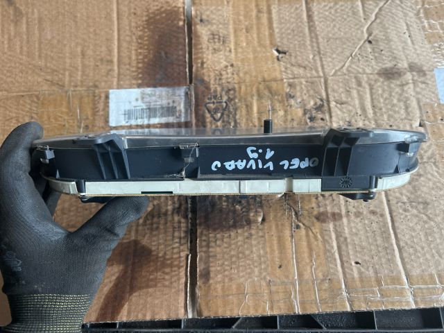 bontott OPEL VIVARO Kilométeróra