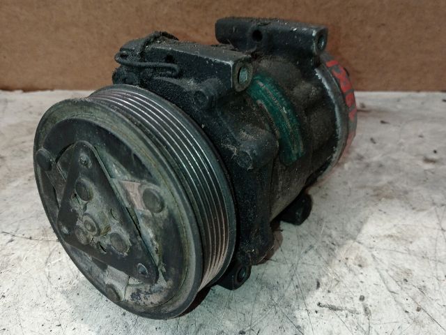 bontott OPEL VIVARO Klímakompresszor