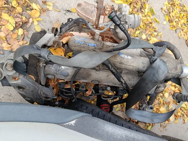 bontott OPEL VIVARO Motor (Fűzött blokk hengerfejjel)