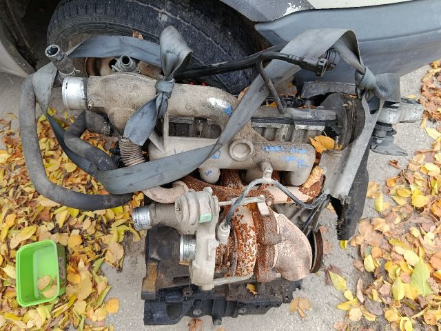 bontott OPEL VIVARO Motor (Fűzött blokk hengerfejjel)