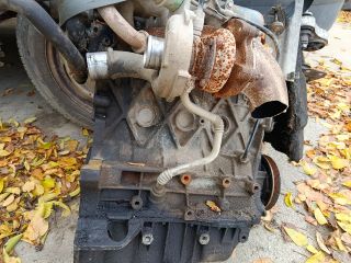 bontott OPEL VIVARO Motor (Fűzött blokk hengerfejjel)