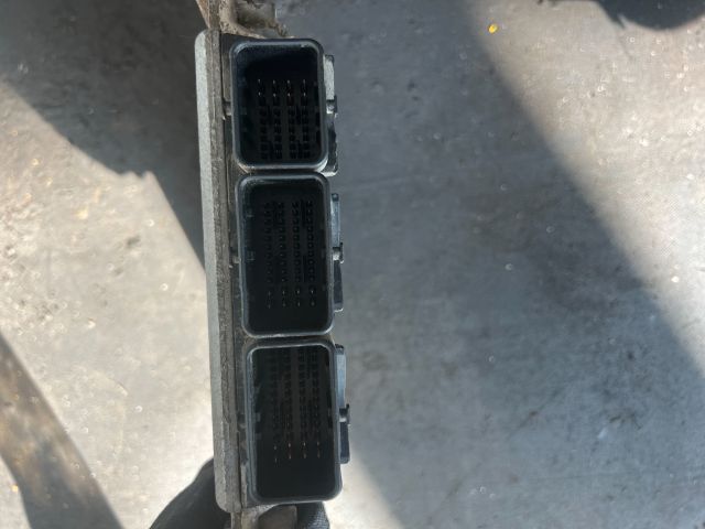 bontott OPEL VIVARO Motorvezérlő