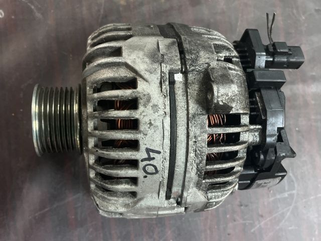 bontott OPEL VIVARO Generátor