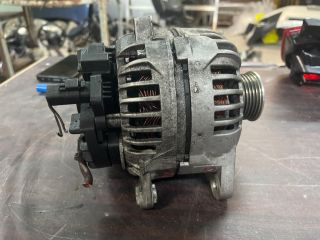 bontott OPEL VIVARO Generátor