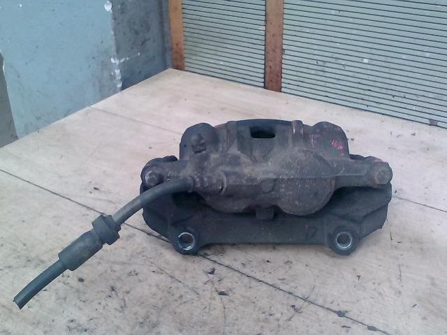 bontott OPEL VIVARO Bal első Féknyereg Munkahengerrel