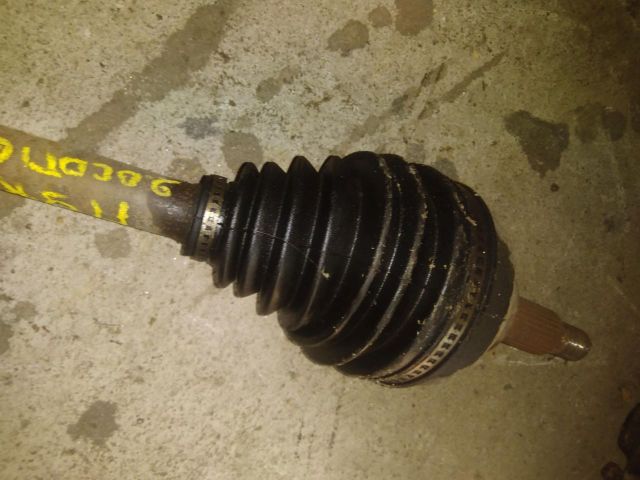 bontott OPEL VIVARO Bal Féltengely