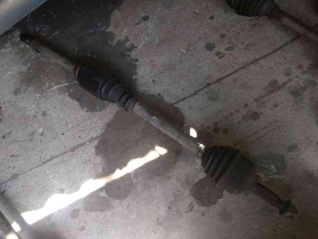 bontott OPEL VIVARO Bal Féltengely