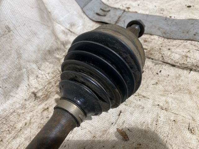 bontott OPEL VIVARO Bal Féltengely