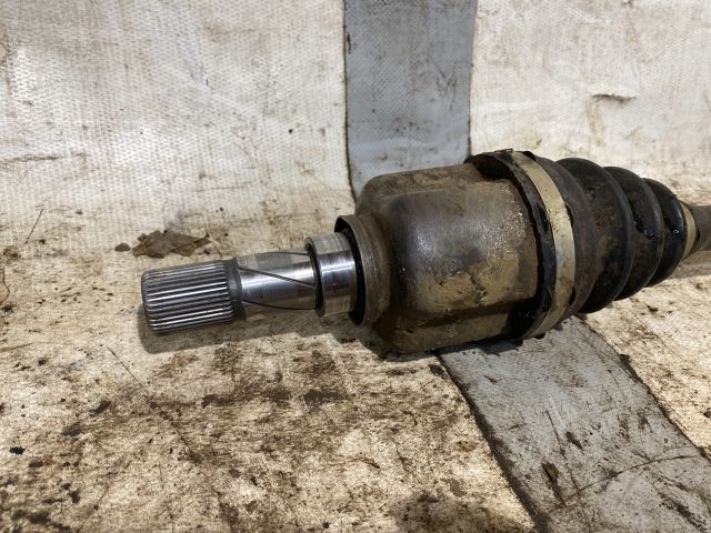 bontott OPEL VIVARO Bal Féltengely