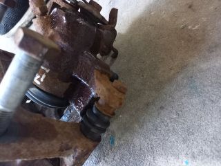 bontott OPEL VIVARO Bal hátsó Féknyereg Munkahengerrel