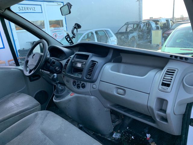 bontott OPEL VIVARO Homlokfal (Üres lemez)