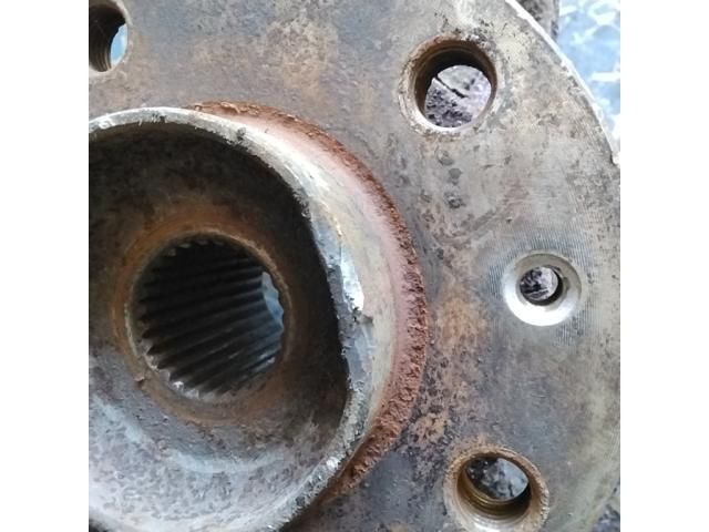 bontott OPEL VIVARO Jobb első Csonkállvány Kerékaggyal