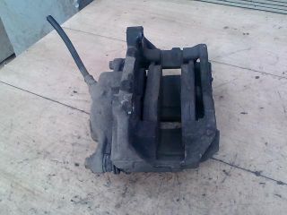 bontott OPEL VIVARO Jobb első Féknyereg Munkahengerrel