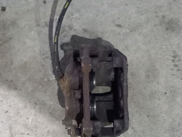 bontott OPEL VIVARO Jobb első Féknyereg Munkahengerrel