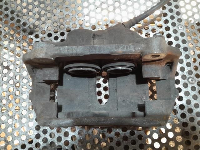 bontott OPEL VIVARO Jobb első Féknyereg Munkahengerrel