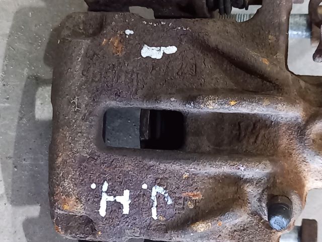 bontott OPEL VIVARO Jobb hátsó Féknyereg Munkahengerrel