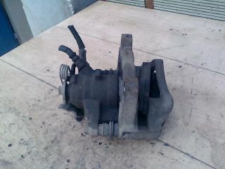 bontott OPEL VIVARO Jobb hátsó Féknyereg Munkahengerrel