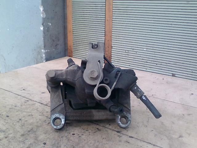 bontott OPEL VIVARO Jobb hátsó Féknyereg Munkahengerrel