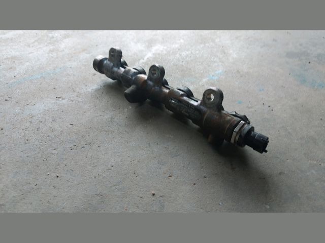 bontott OPEL VIVARO Közösnyomócső