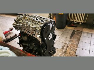 bontott OPEL VIVARO Motor (Fűzött blokk hengerfejjel)