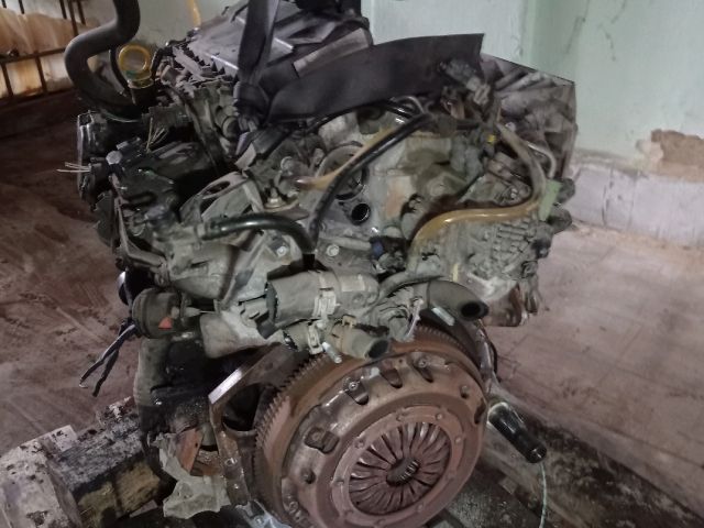 bontott OPEL VIVARO Motor (Fűzött blokk hengerfejjel)