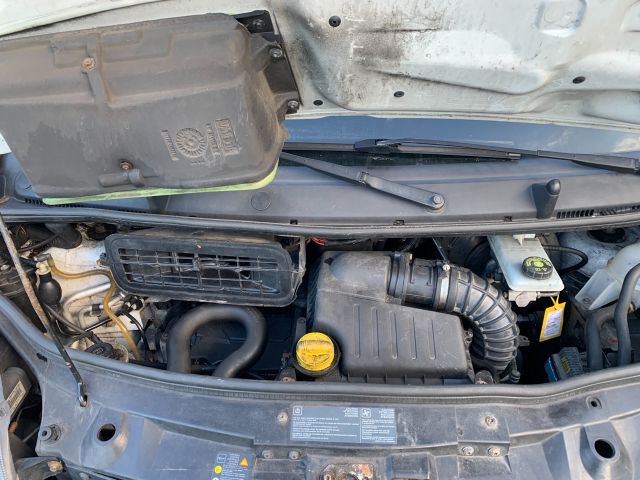 bontott OPEL VIVARO Motor (Fűzött blokk hengerfejjel)