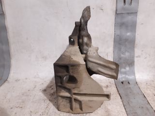 bontott OPEL VIVARO Motor Tartó Bak (Fém)