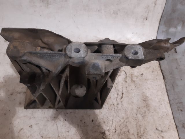 bontott OPEL VIVARO Motor Tartó Bak (Fém)